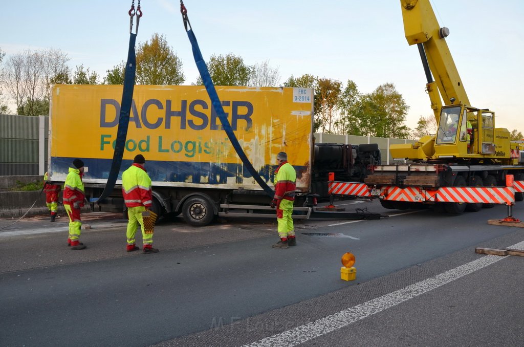 VU LKW umgestuerzt A 3 Rich Oberhausen Hoehe AS Koeln Koenigsforst P040.JPG - Miklos Laubert